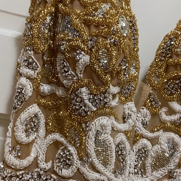 SHERRI HILL COUTURE SZ 4 WHITE GOLD JERSEY GOWN BEADED DRESS